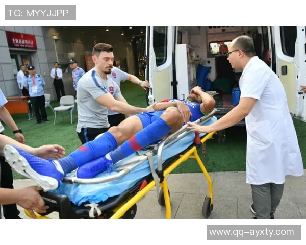 胜利门将失误致命奎尼奥内斯轻松破门上演反击好戏